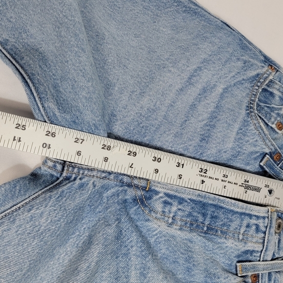 Levi's Premium 501 Original Cropped Womens Jean Size 23 X 26 Distressed Straight - Picture 8 of 16